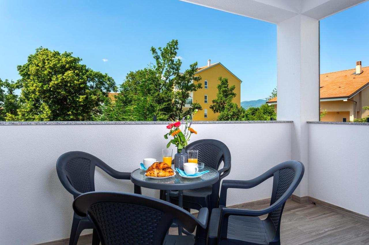 Kvarner Bay 4* - Apartments 1 & 3 Rijeka Buitenkant foto